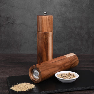 Salz- und Pfeffermühle aus Akazienholz